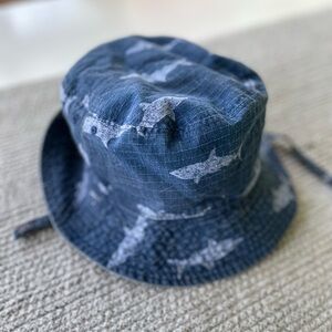 Old Navy Toddler Baby Navy Blue Gray Shark Print Ripstop Bucket Hat Sz Large